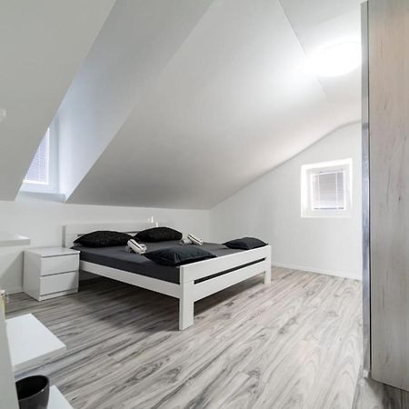 City Center Mayess Aparment Zadar Ngoại thất bức ảnh