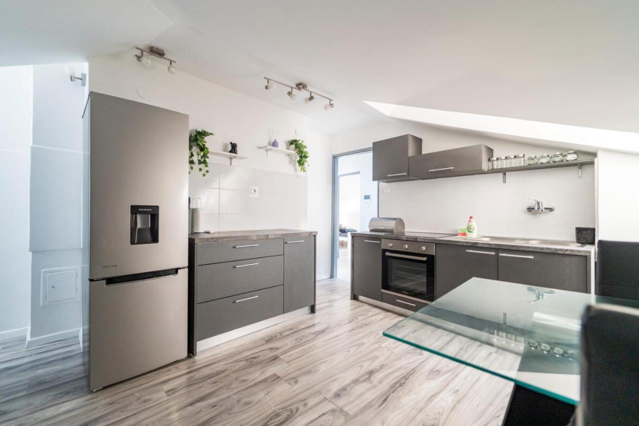 City Center Mayess Aparment Zadar Ngoại thất bức ảnh