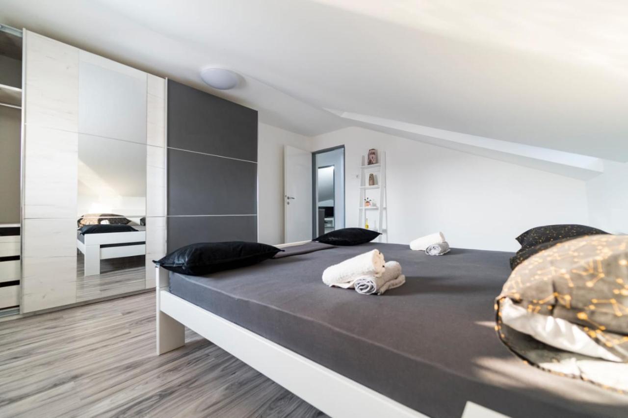 City Center Mayess Aparment Zadar Ngoại thất bức ảnh