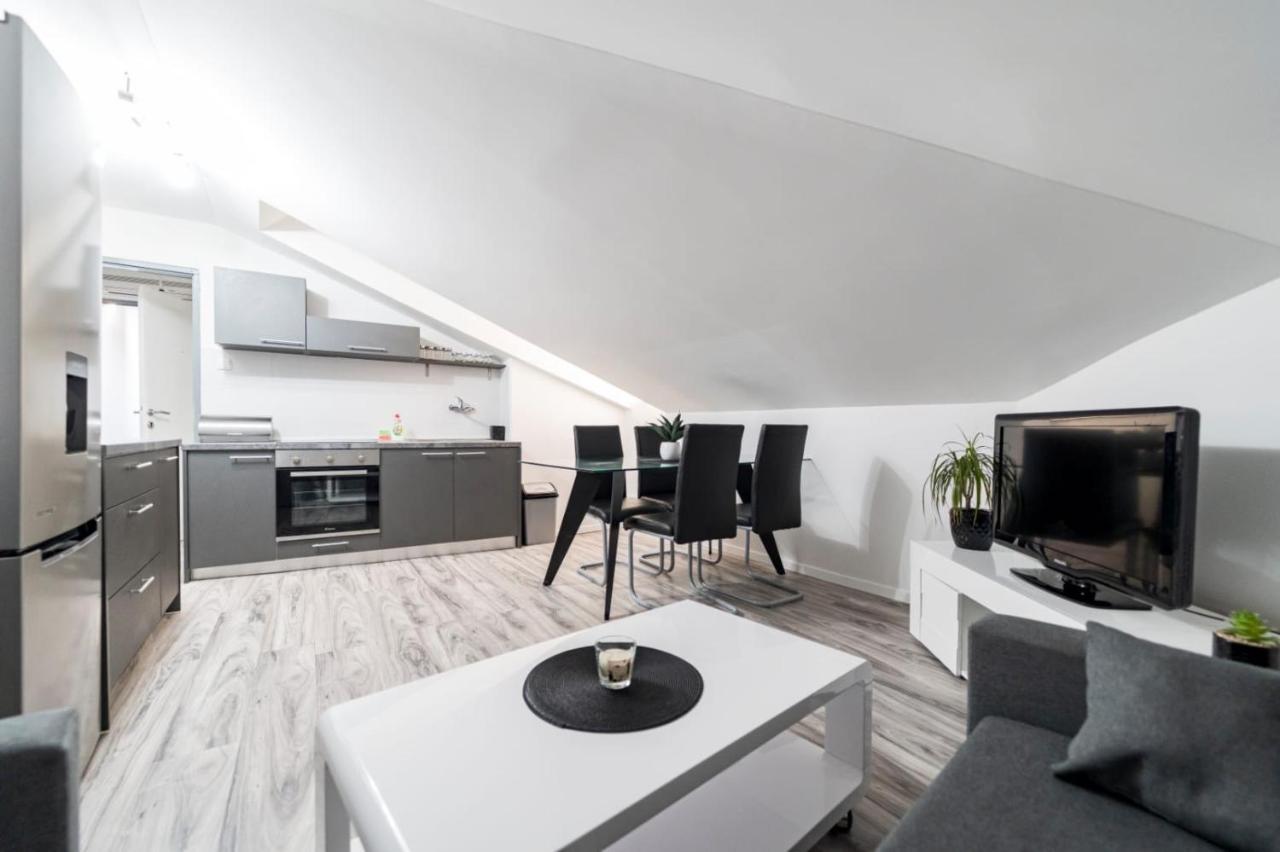 City Center Mayess Aparment Zadar Ngoại thất bức ảnh