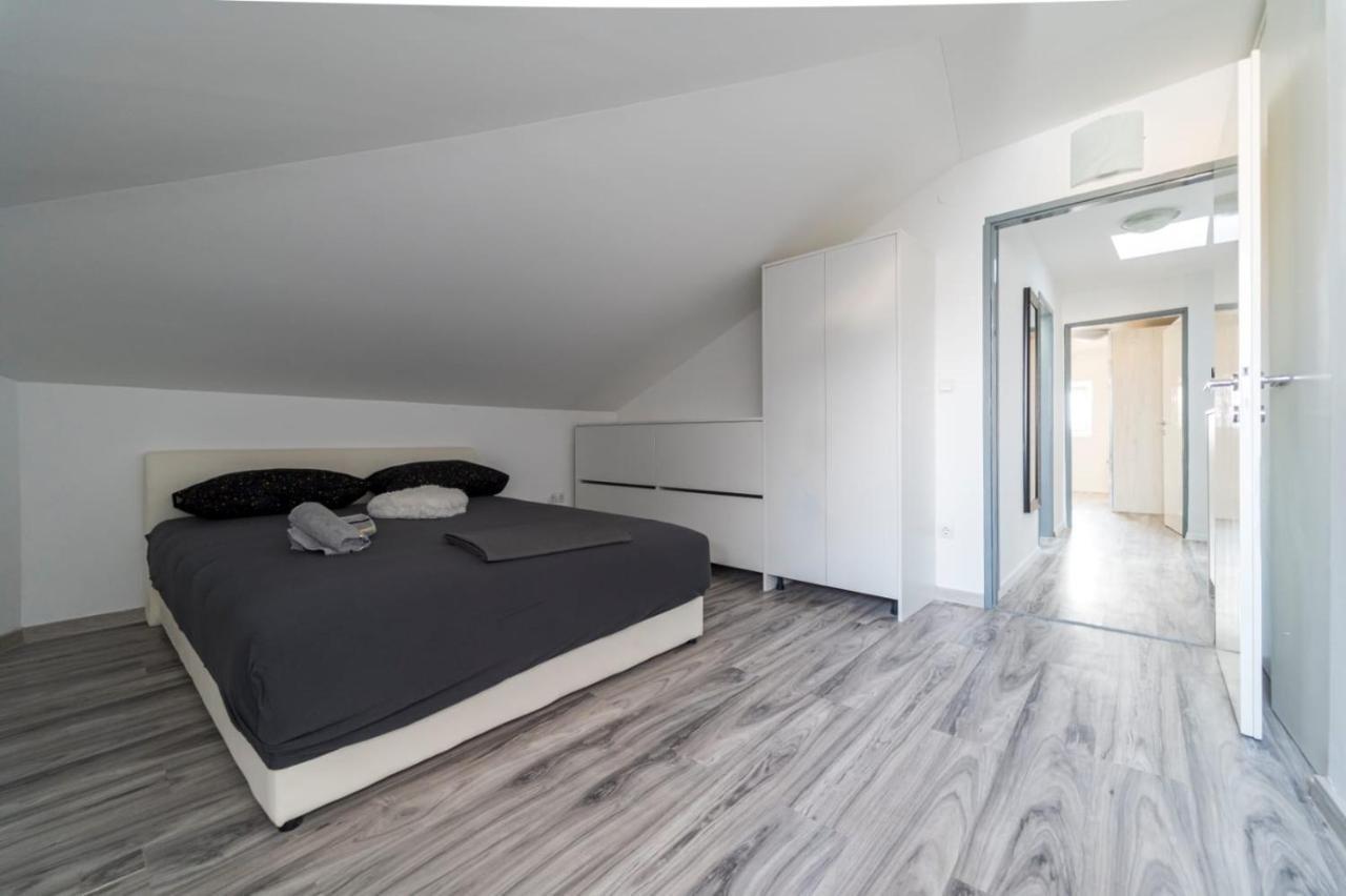 City Center Mayess Aparment Zadar Ngoại thất bức ảnh