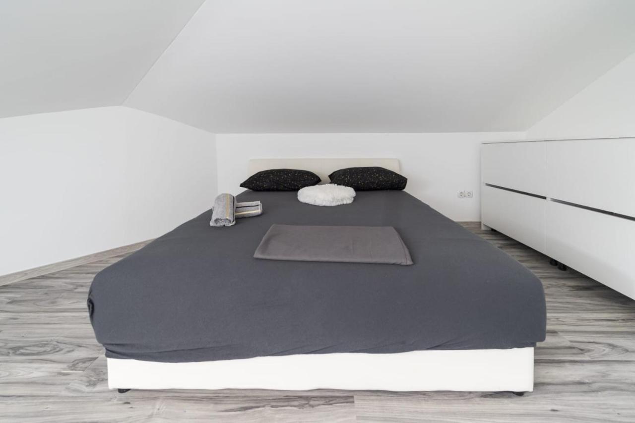 City Center Mayess Aparment Zadar Ngoại thất bức ảnh